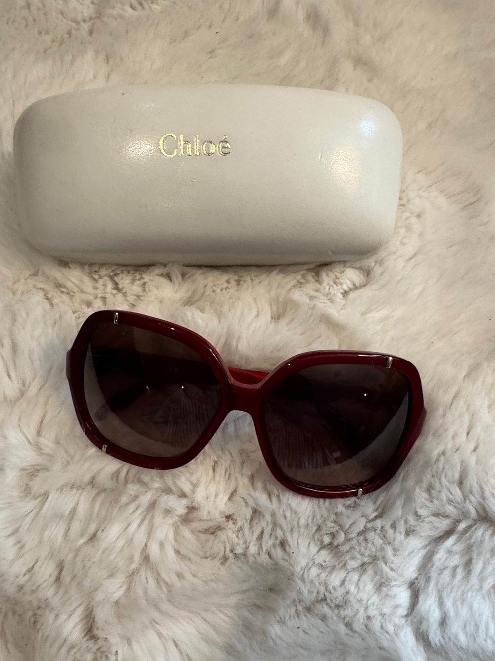 Chloe Women's Oversized Red Sunglasses